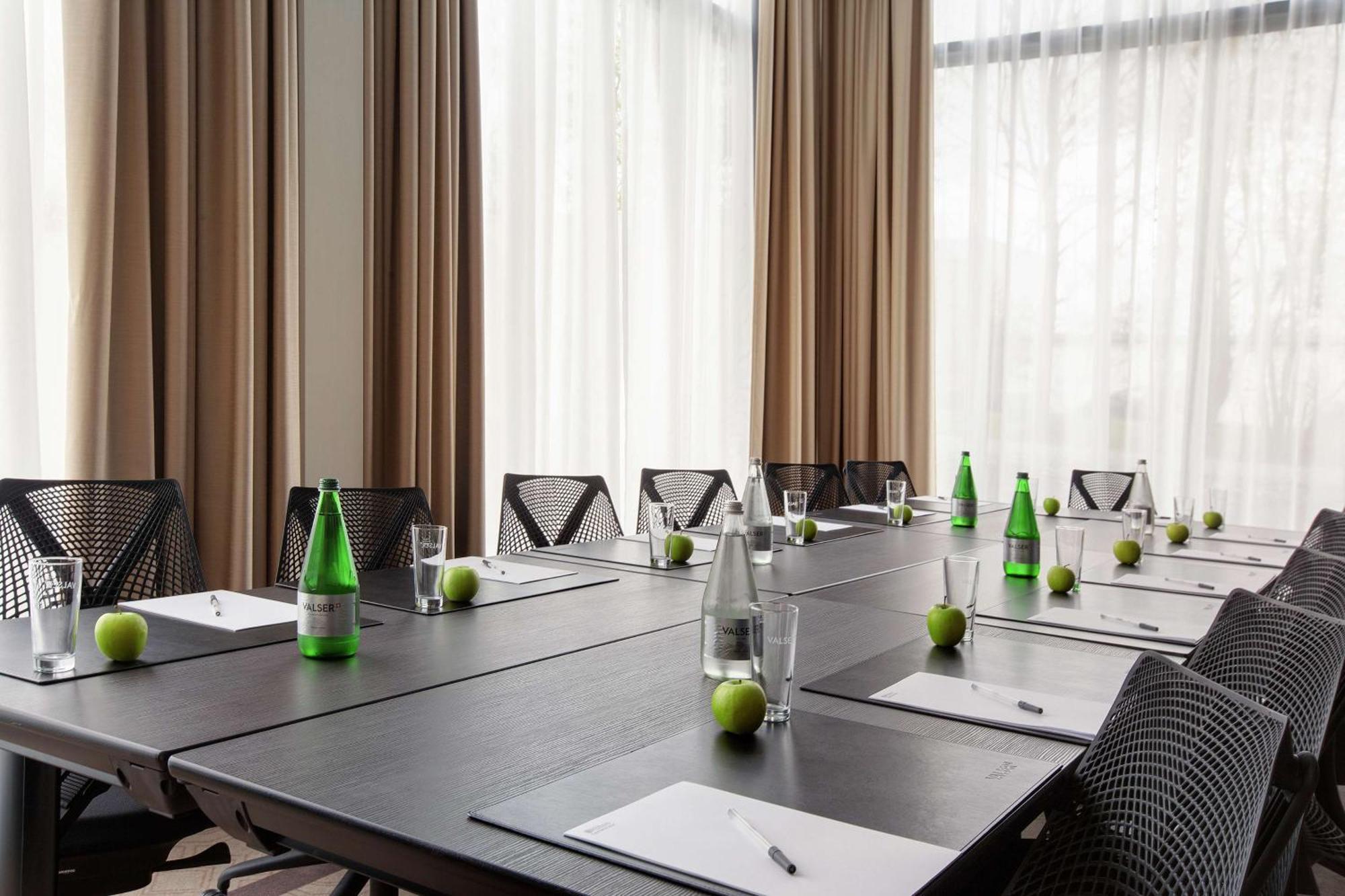 Hilton Garden Inn Zurich Limmattal Spreitenbach Exterior photo