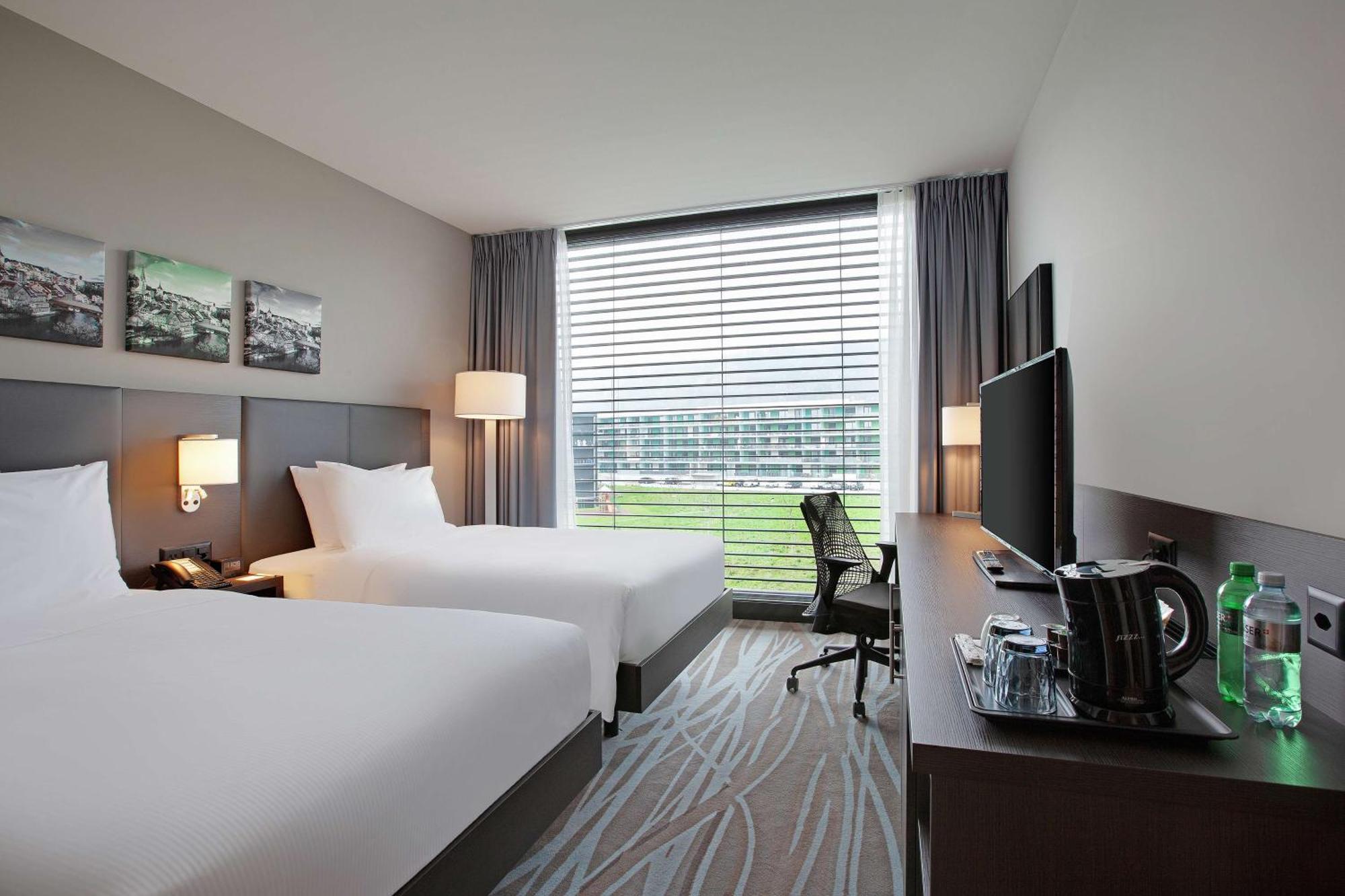 Hilton Garden Inn Zurich Limmattal Spreitenbach Exterior photo