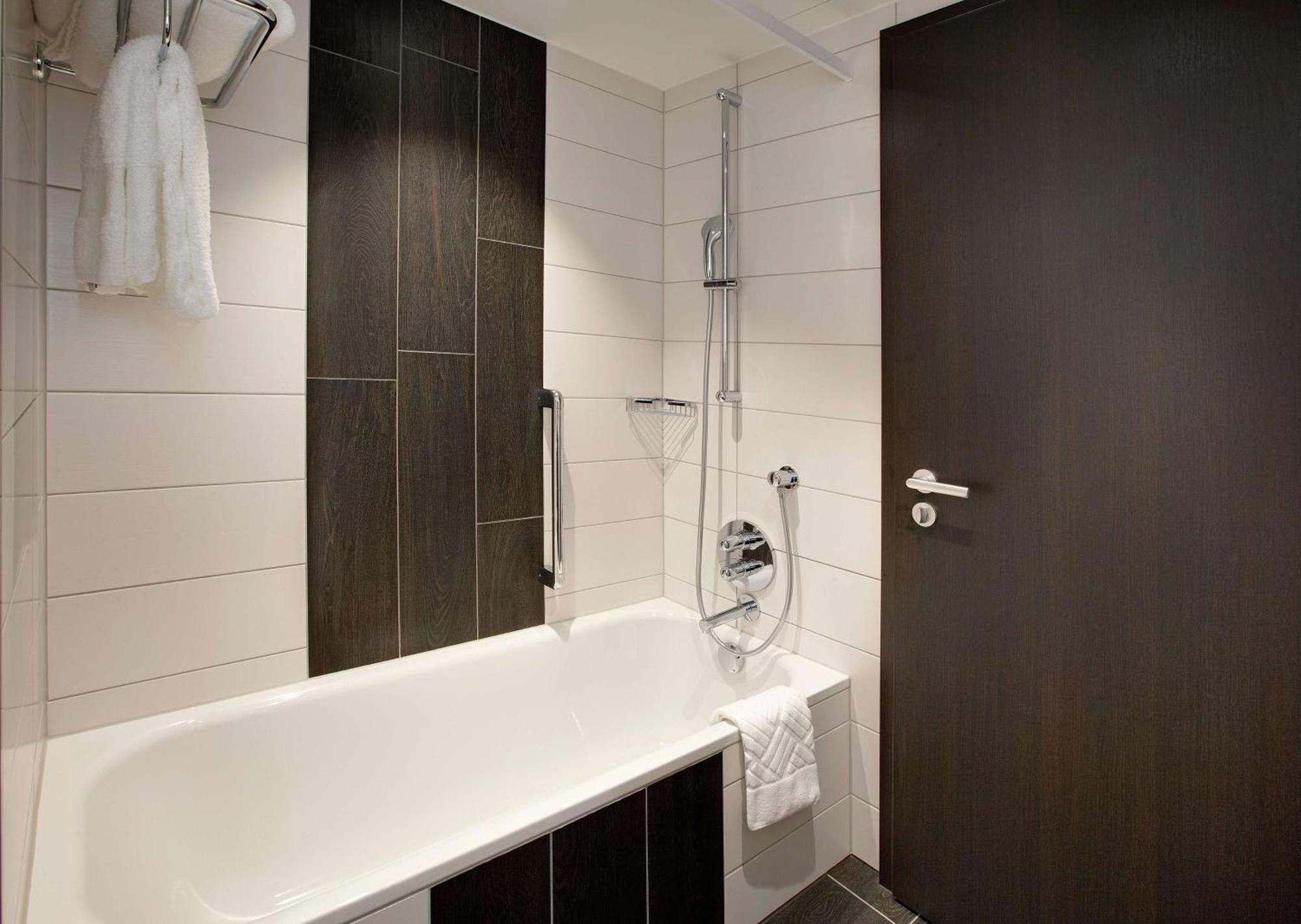 Hilton Garden Inn Zurich Limmattal Spreitenbach Exterior photo